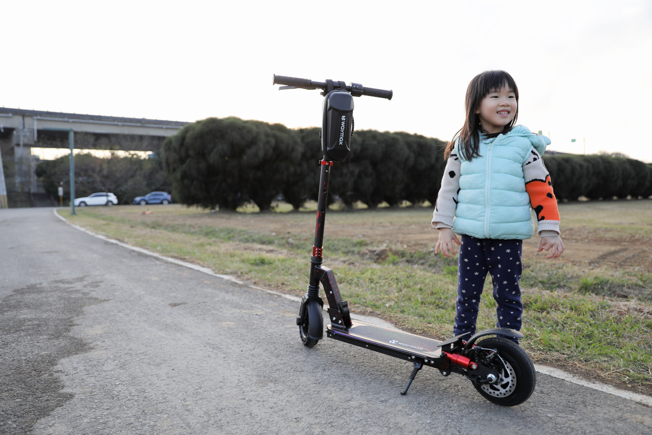 摺疊電動滑板車開箱 Waymax Lite-3電動滑板車 親子同樂.懶人代步車推薦! - 奇奇一起玩樂趣