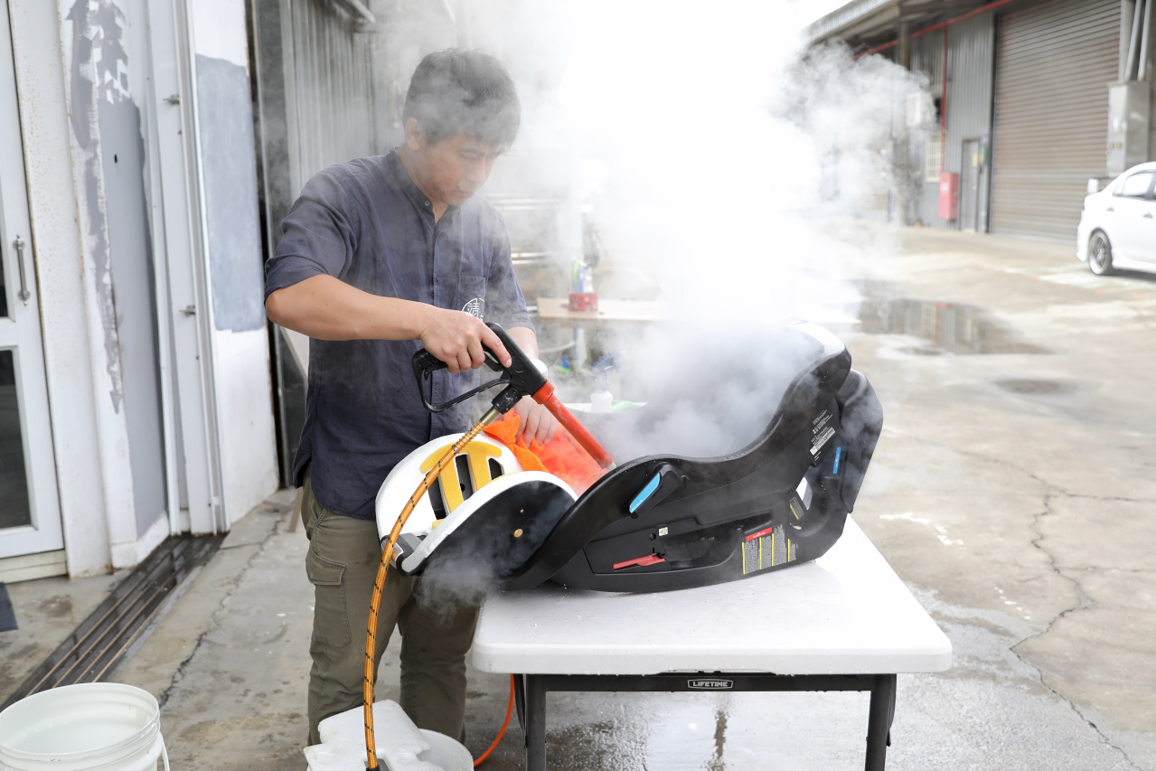 竹北汽車安全座椅清洗推薦! Lcf車體鍍膜 兒童推車.汽座清潔服務 - 奇奇一起玩樂趣