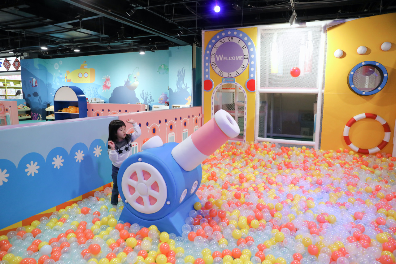 台南最新開幕親子室內遊樂園 追風奇幻島-奇幻潛艇堡 入駐家樂福中華店 - 奇奇一起玩樂趣