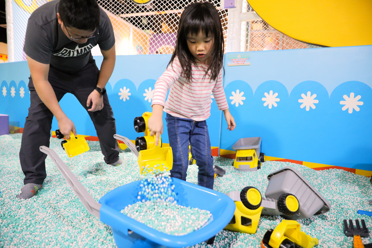 台南最新開幕親子室內遊樂園 追風奇幻島-奇幻潛艇堡 入駐家樂福中華店 - 奇奇一起玩樂趣