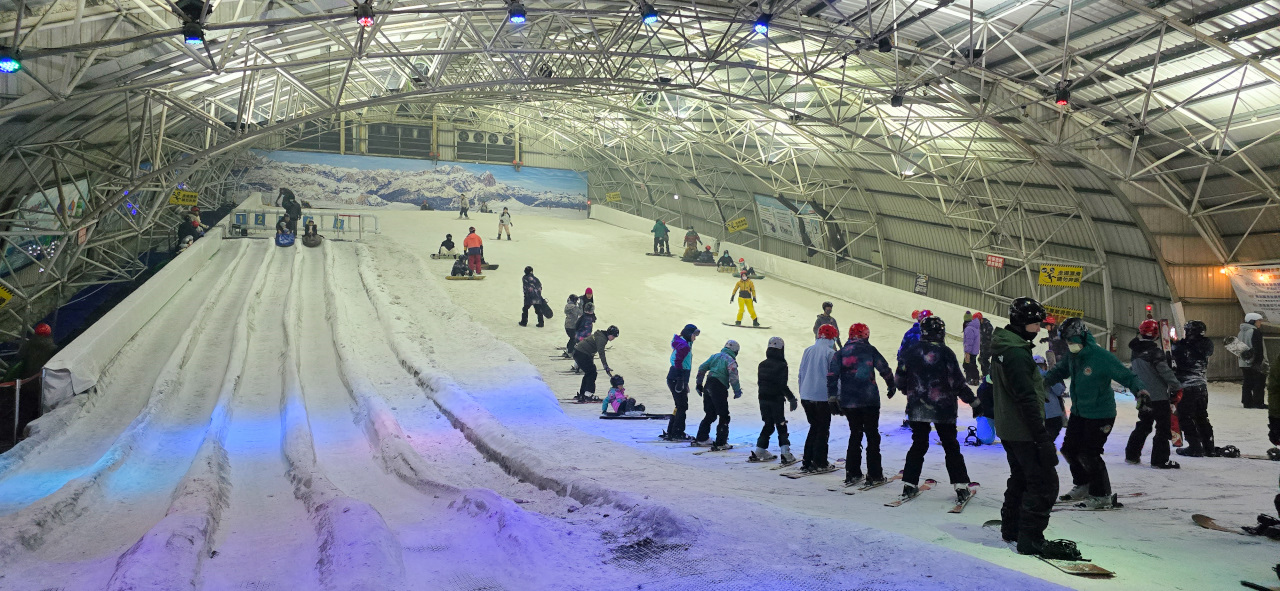 新竹小叮噹科學主題樂園 一票玩到底,全台最大室內滑雪場,一年四季都能玩雪! - 奇奇一起玩樂趣