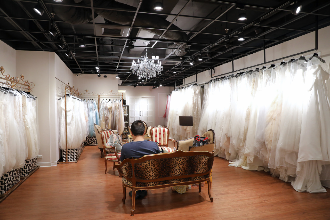 Amber Wedding 攝影工作室 新北婚紗攝影.全家福拍攝推薦! 棚拍.戶外拍攝含妝髮 - 奇奇一起玩樂趣