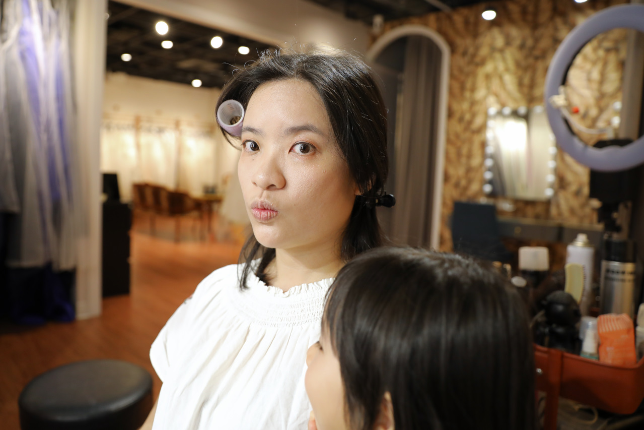 Amber Wedding 攝影工作室 新北婚紗攝影.全家福拍攝推薦! 棚拍.戶外拍攝含妝髮 - 奇奇一起玩樂趣
