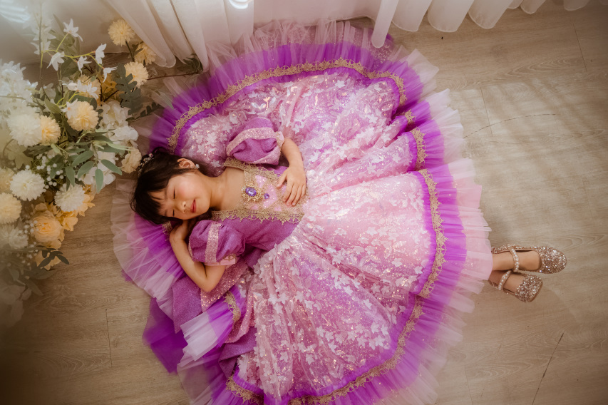 兒童拍拍 板橋兒童攝影寫真推薦! 神仙教母的夢想禮服 實現孩子的公主夢~ - 奇奇一起玩樂趣 兒童拍拍 板橋兒童攝影寫真推薦! 神仙教母的夢想禮服 實現孩子的公主夢~ - 奇奇一起玩樂趣