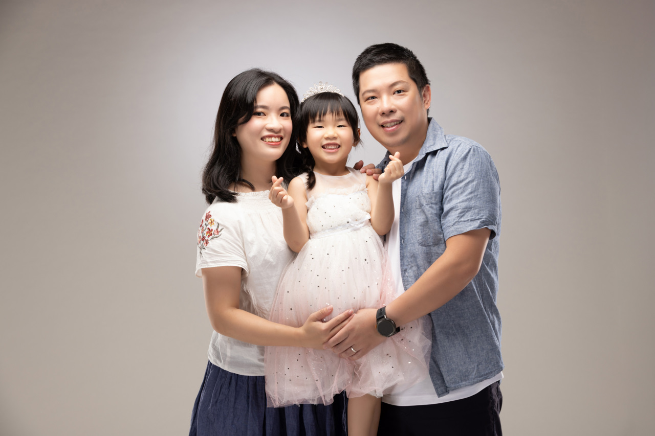 Amber Wedding 攝影工作室 新北婚紗攝影.全家福拍攝推薦! 棚拍.戶外拍攝含妝髮 - 奇奇一起玩樂趣