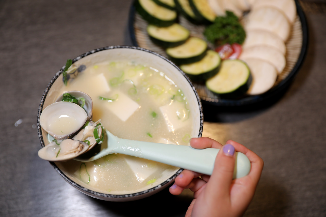 豆町村燒肉 台北東區日式燒肉推薦! 浮誇系燒肉美食 專人代烤 - 奇奇一起玩樂趣