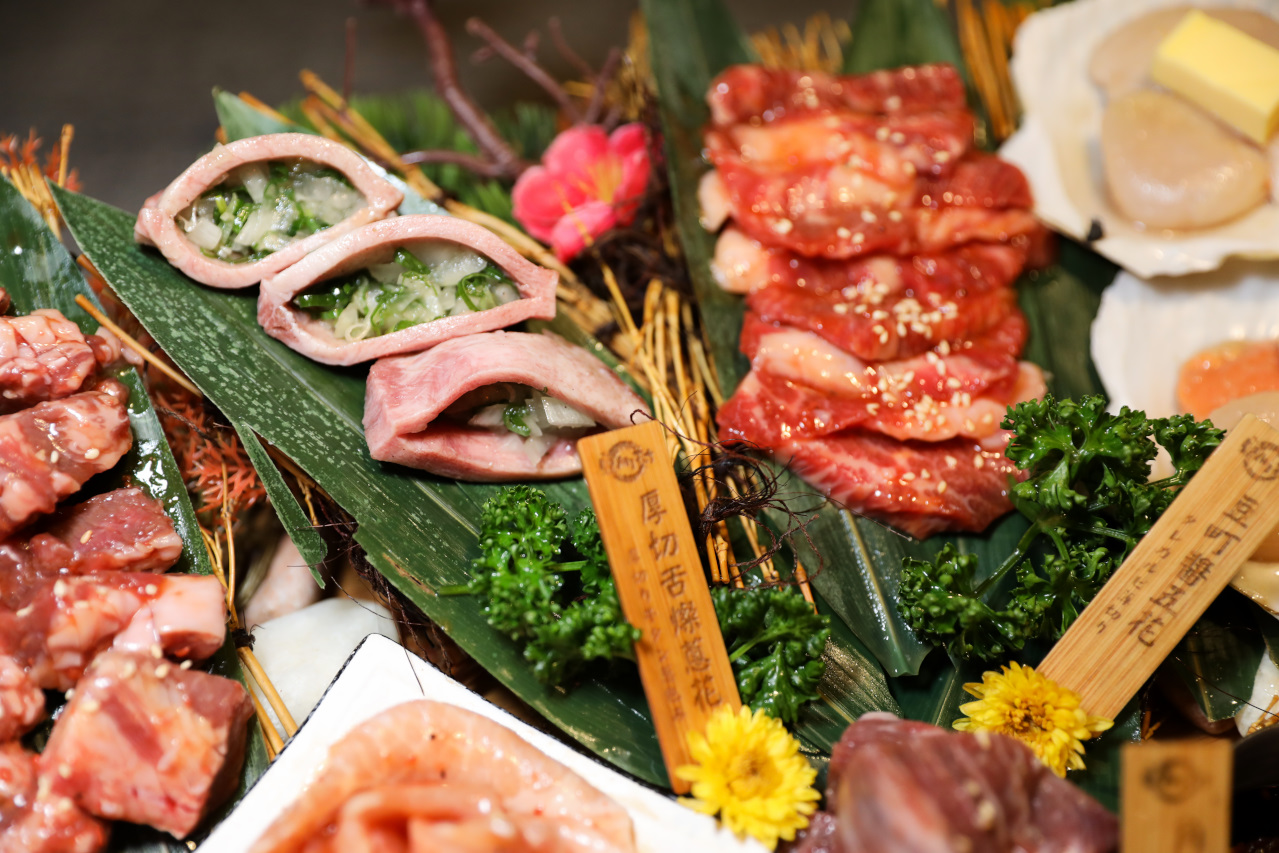 豆町村燒肉 台北東區日式燒肉推薦! 浮誇系燒肉美食 專人代烤 - 奇奇一起玩樂趣