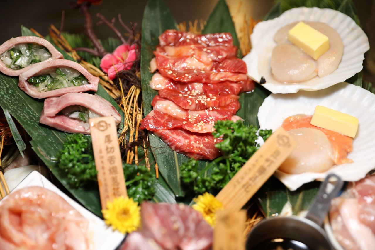 豆町村燒肉 台北東區日式燒肉推薦! 浮誇系燒肉美食 專人代烤 - 奇奇一起玩樂趣