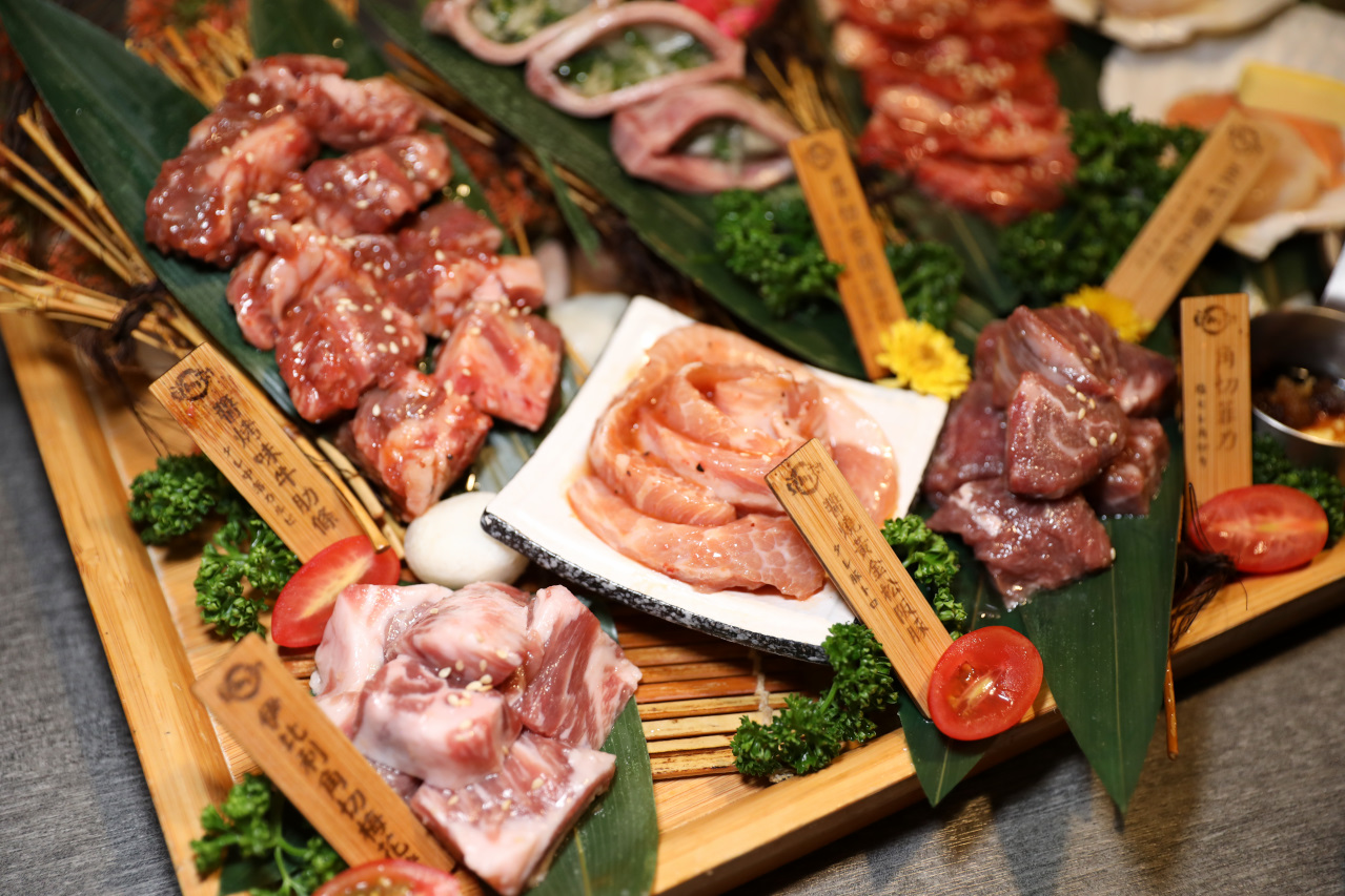 豆町村燒肉 台北東區日式燒肉推薦! 浮誇系燒肉美食 專人代烤 - 奇奇一起玩樂趣