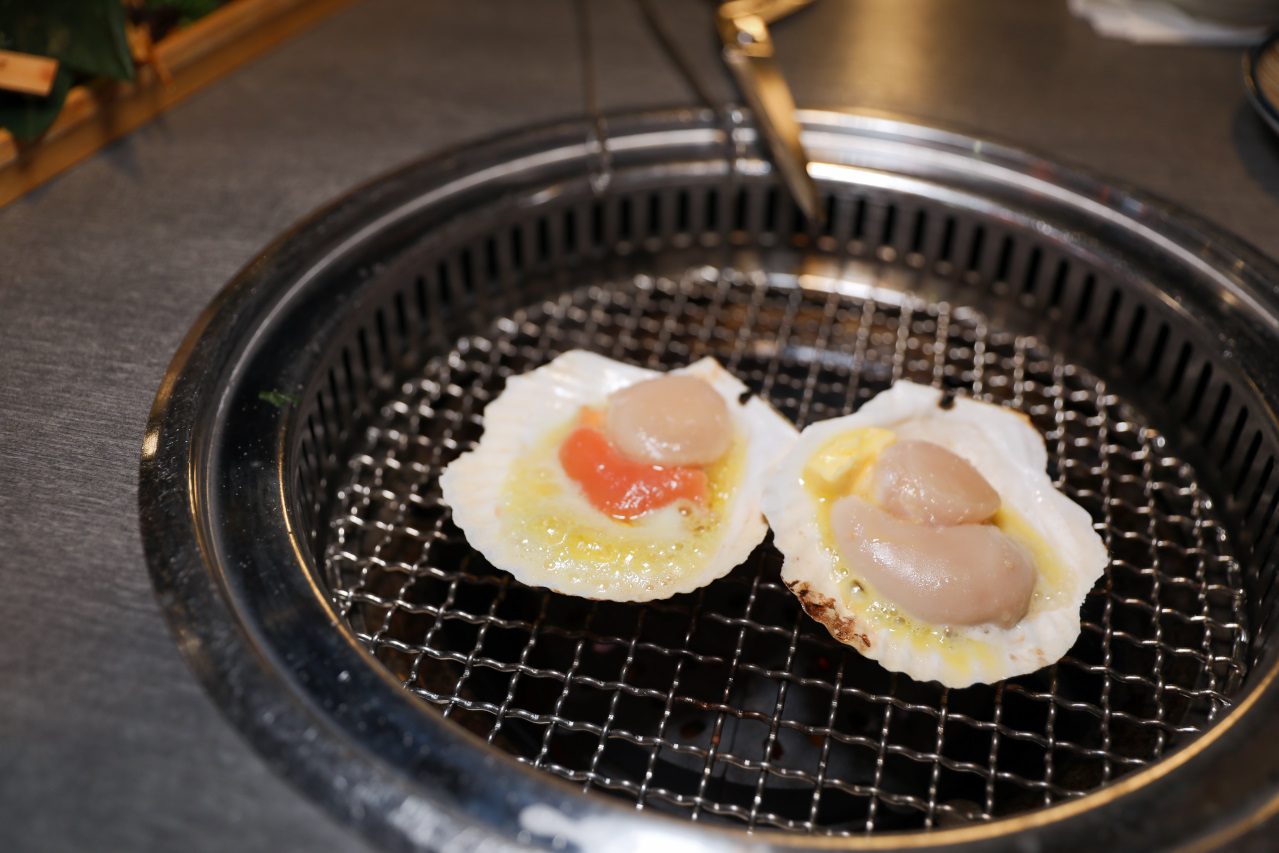 豆町村燒肉 台北東區日式燒肉推薦! 浮誇系燒肉美食 專人代烤 - 奇奇一起玩樂趣
