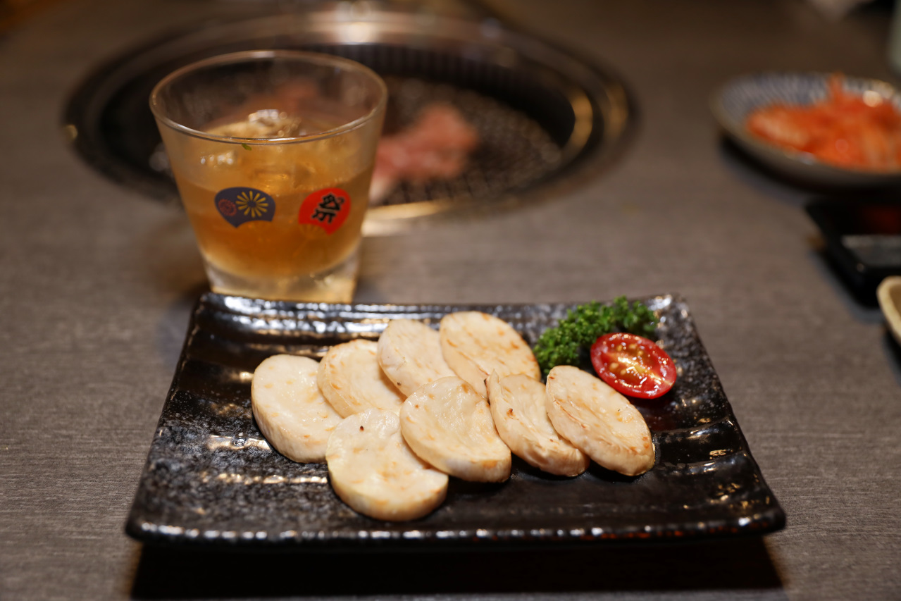 豆町村燒肉 台北東區日式燒肉推薦! 浮誇系燒肉美食 專人代烤 - 奇奇一起玩樂趣