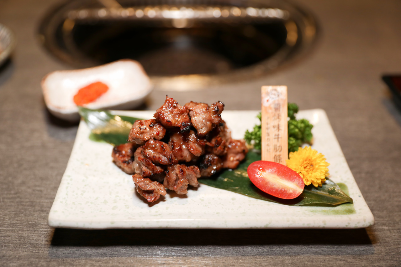 豆町村燒肉 台北東區日式燒肉推薦! 浮誇系燒肉美食 專人代烤 - 奇奇一起玩樂趣