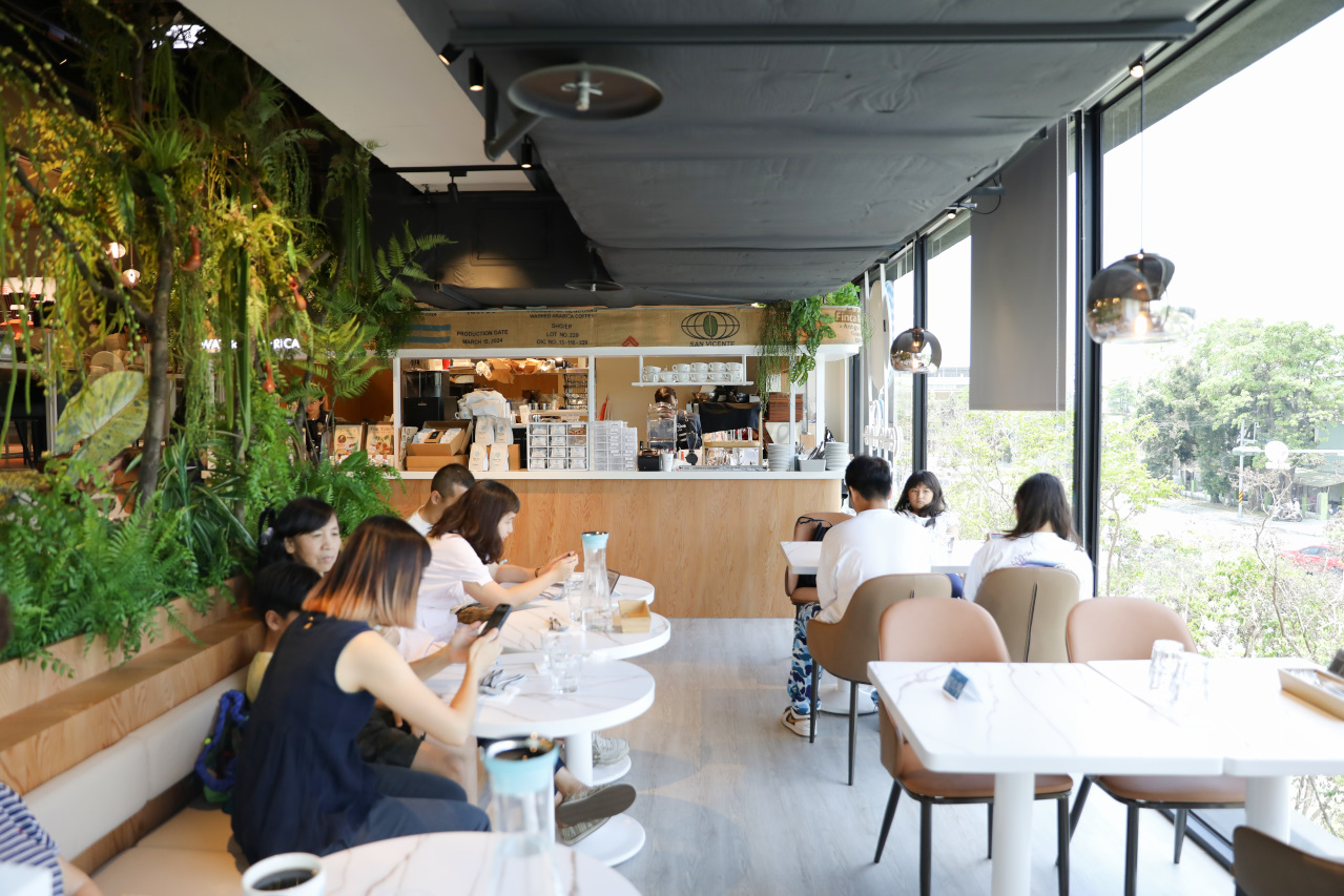 成真咖啡(台南誠品生活店) 台南早午餐.義大利麵.彩虹飯.創意咖啡.舒芙蕾 - 奇奇一起玩樂趣