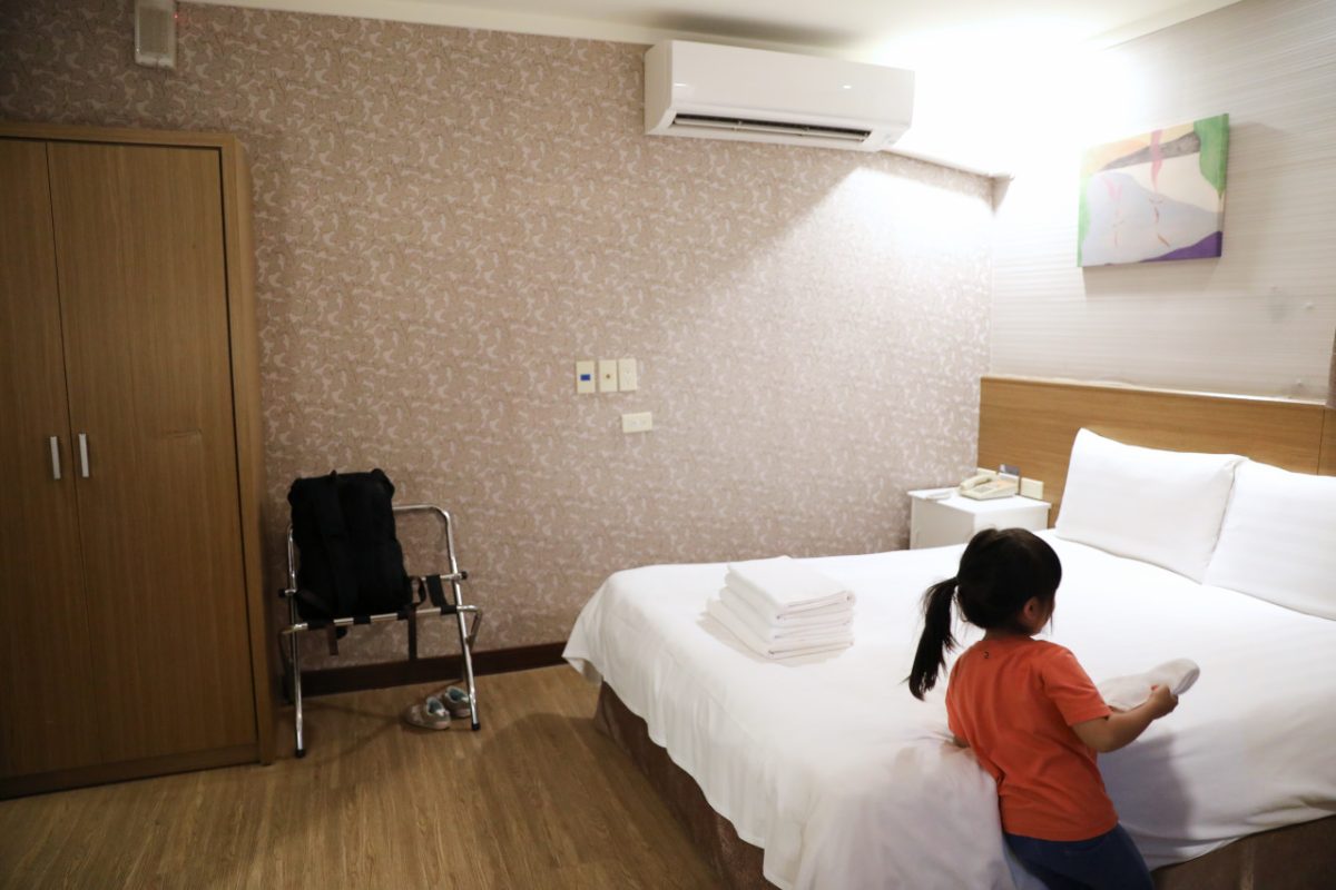 花蓮東大門夜市旁住宿推薦! 小鹿文娛旅宿集團 路境行旅花蓮文化館 - 奇奇一起玩樂趣