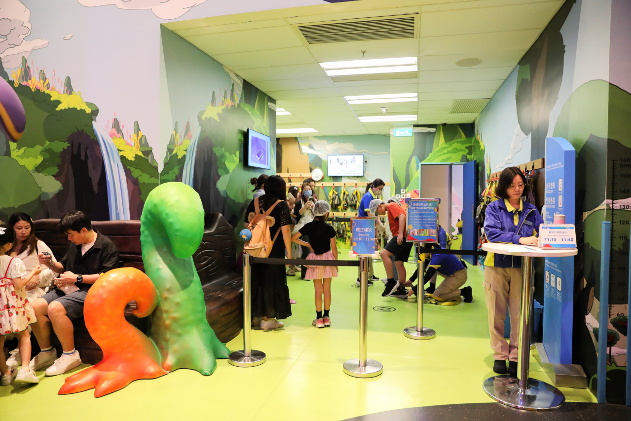 澳門3天2夜親子旅遊玩樂推薦! 澳門必玩新濠影滙水上樂園.滿紛樂園.8字摩天輪 KKday預訂超方便 - 奇奇一起玩樂趣