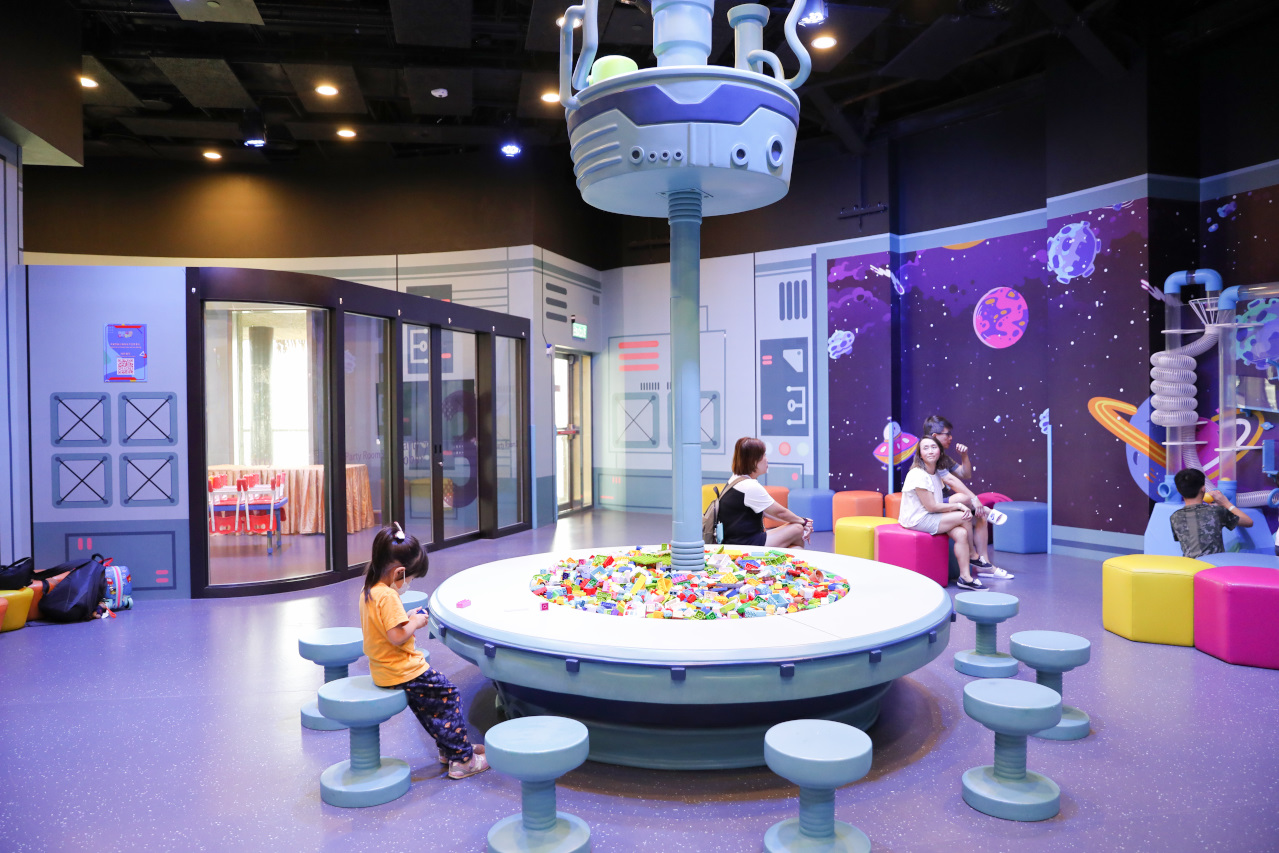 澳門3天2夜親子旅遊玩樂推薦! 澳門必玩新濠影滙水上樂園.滿紛樂園.8字摩天輪 KKday預訂超方便 - 奇奇一起玩樂趣