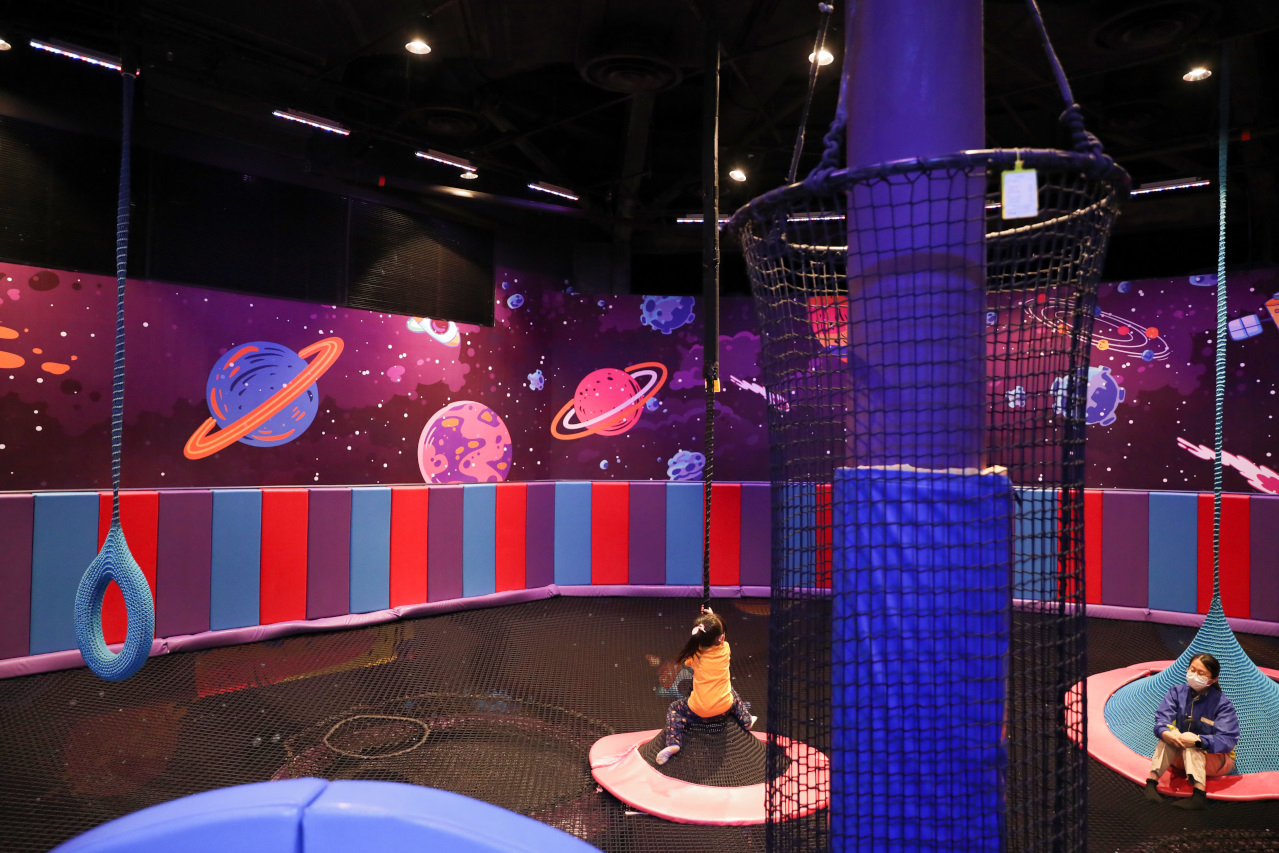 澳門3天2夜親子旅遊玩樂推薦! 澳門必玩新濠影滙水上樂園.滿紛樂園.8字摩天輪 KKday預訂超方便 - 奇奇一起玩樂趣