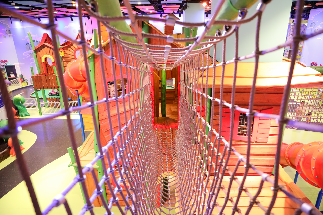 澳門3天2夜親子旅遊玩樂推薦! 澳門必玩新濠影滙水上樂園.滿紛樂園.8字摩天輪 KKday預訂超方便 - 奇奇一起玩樂趣