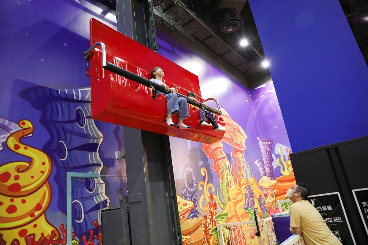 澳門3天2夜親子旅遊玩樂推薦! 澳門必玩新濠影滙水上樂園.滿紛樂園.8字摩天輪 KKday預訂超方便 - 奇奇一起玩樂趣