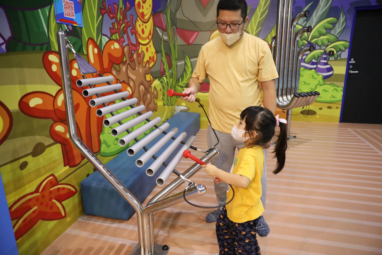 澳門3天2夜親子旅遊玩樂推薦! 澳門必玩新濠影滙水上樂園.滿紛樂園.8字摩天輪 KKday預訂超方便 - 奇奇一起玩樂趣