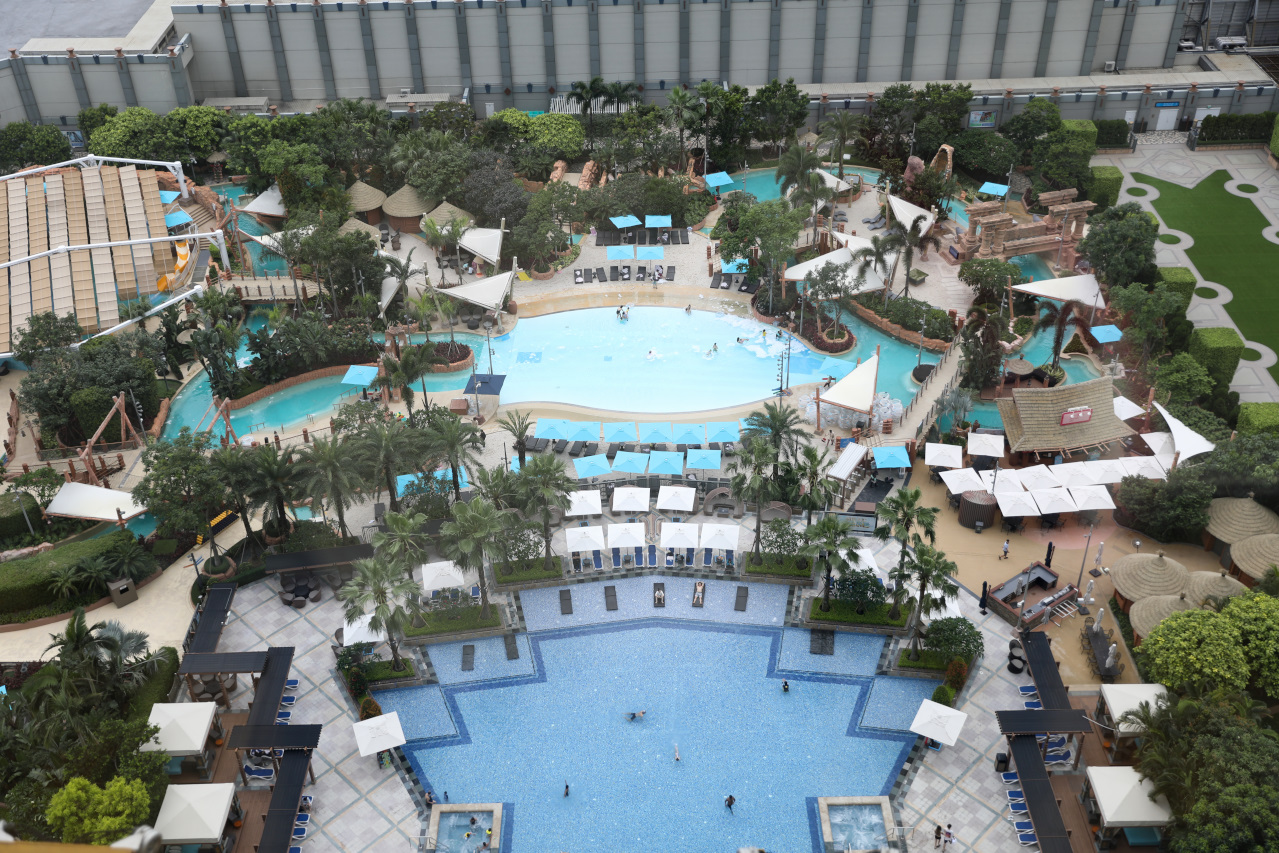 澳門3天2夜親子旅遊玩樂推薦! 澳門必玩新濠影滙水上樂園.滿紛樂園.8字摩天輪 KKday預訂超方便 - 奇奇一起玩樂趣