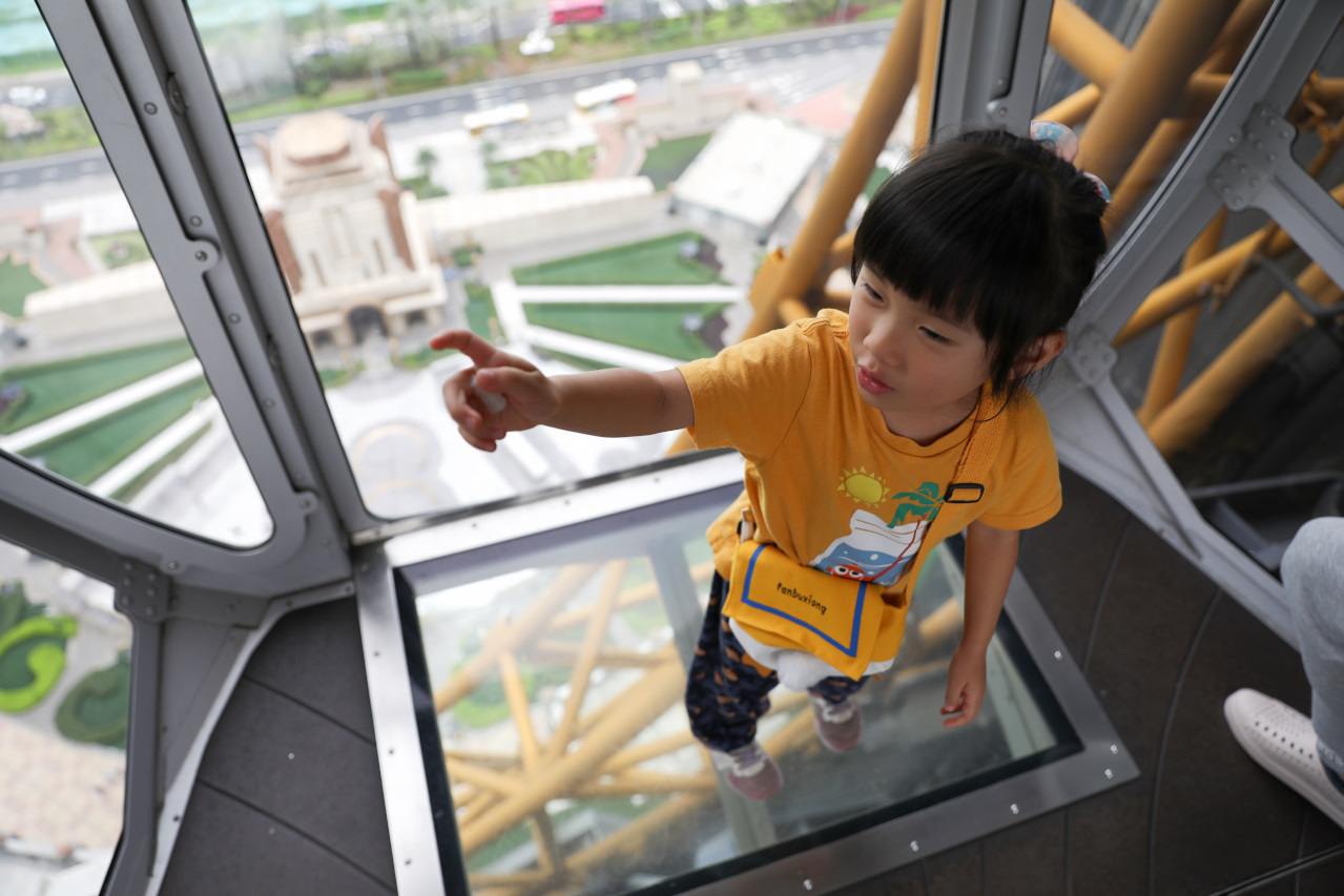 澳門3天2夜親子旅遊玩樂推薦! 澳門必玩新濠影滙水上樂園.滿紛樂園.8字摩天輪 KKday預訂超方便 - 奇奇一起玩樂趣