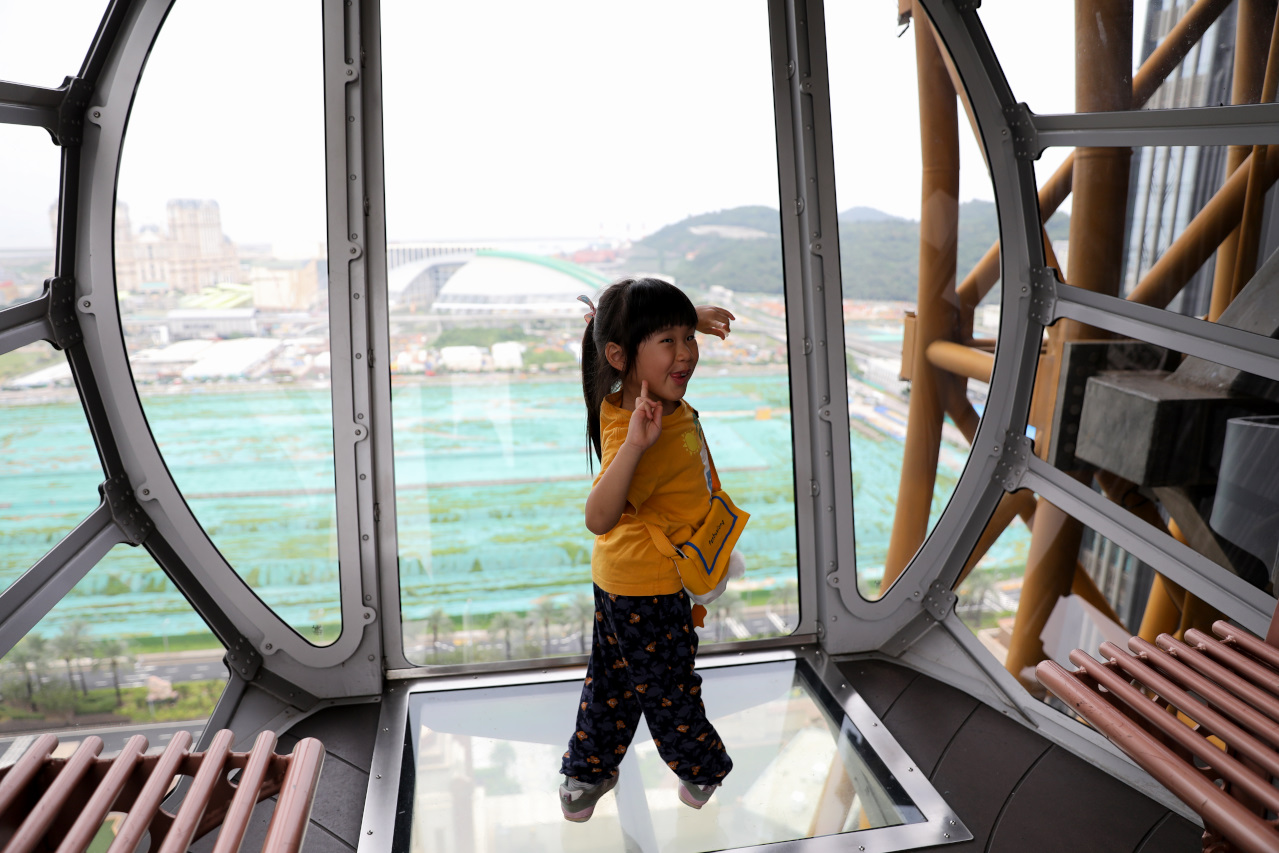 澳門3天2夜親子旅遊玩樂推薦! 澳門必玩新濠影滙水上樂園.滿紛樂園.8字摩天輪 KKday預訂超方便 - 奇奇一起玩樂趣