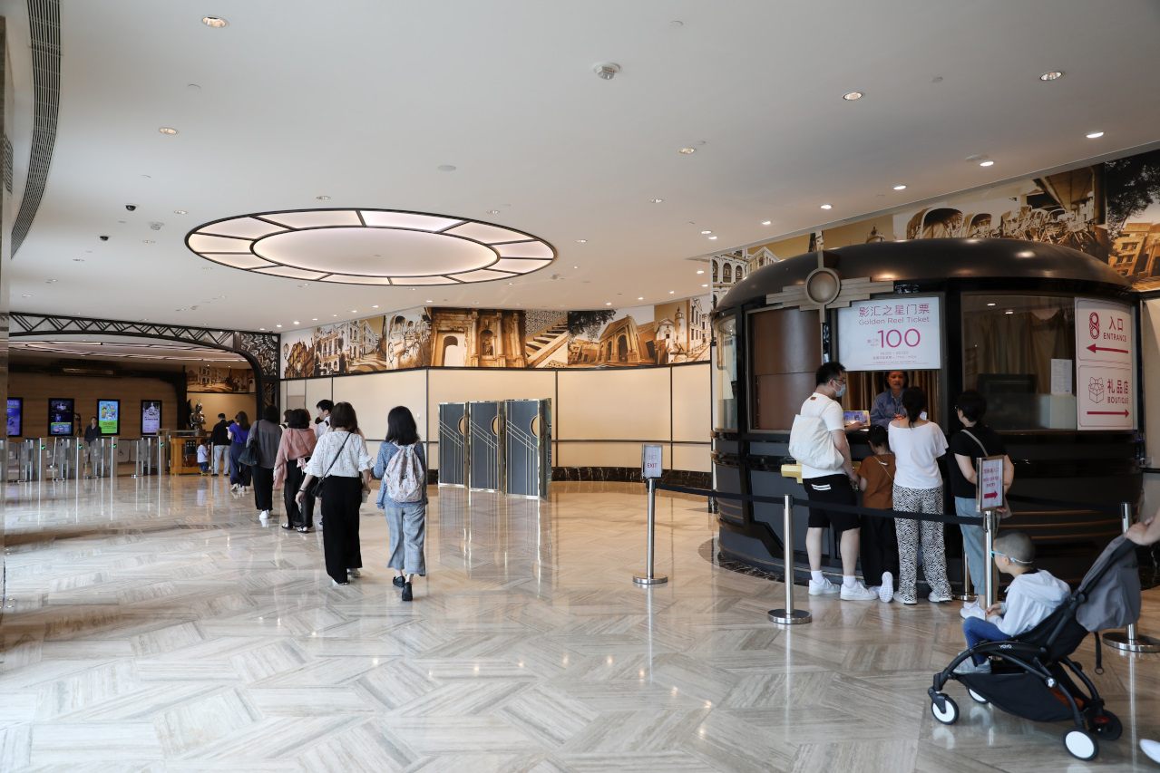 澳門3天2夜親子旅遊玩樂推薦! 澳門必玩新濠影滙水上樂園.滿紛樂園.8字摩天輪 KKday預訂超方便 - 奇奇一起玩樂趣