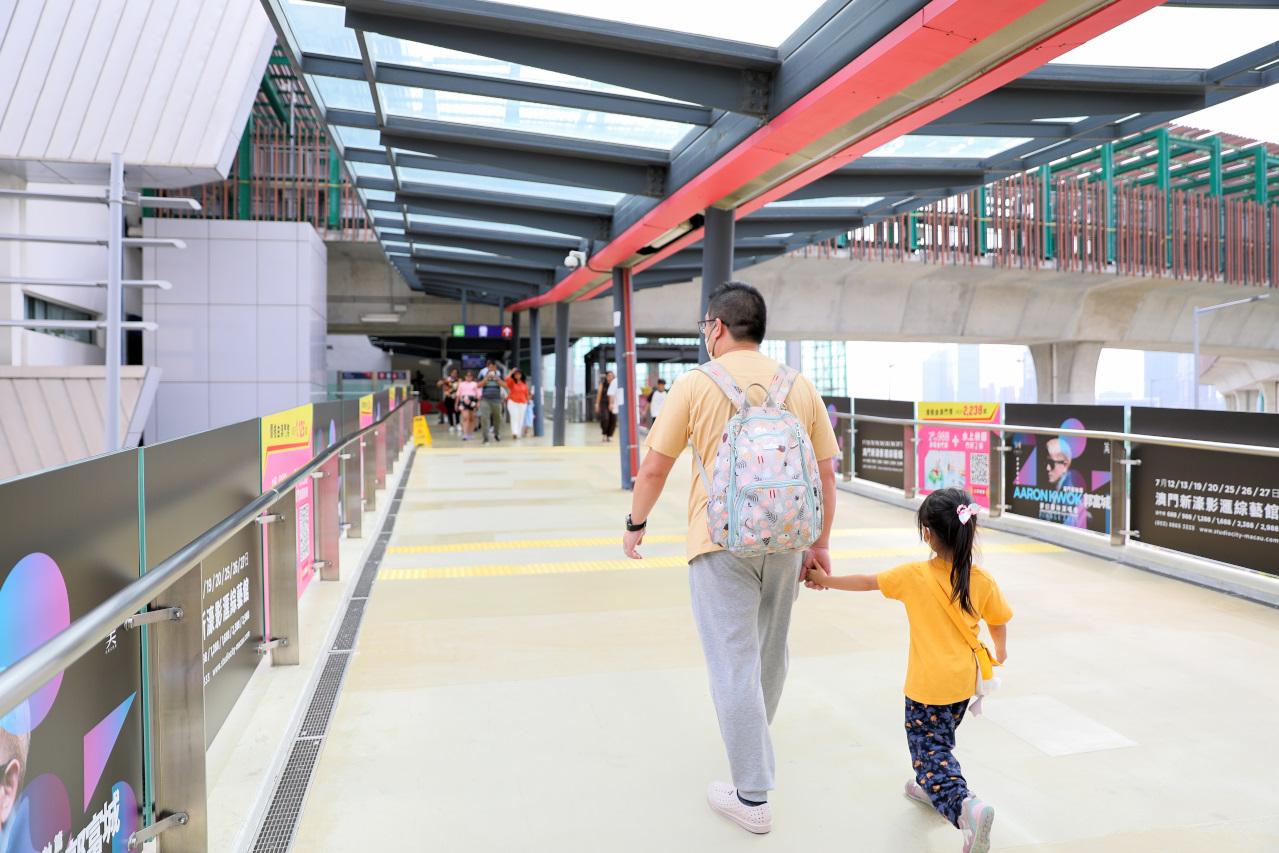 澳門3天2夜親子旅遊行程推薦! 搭輕軌巴士遊澳門 路氹官也街.大三巴牌坊.戀愛巷 吃蛋塔.雞蛋仔.豬扒包.倫記軟滑腸粉 - 奇奇一起玩樂趣