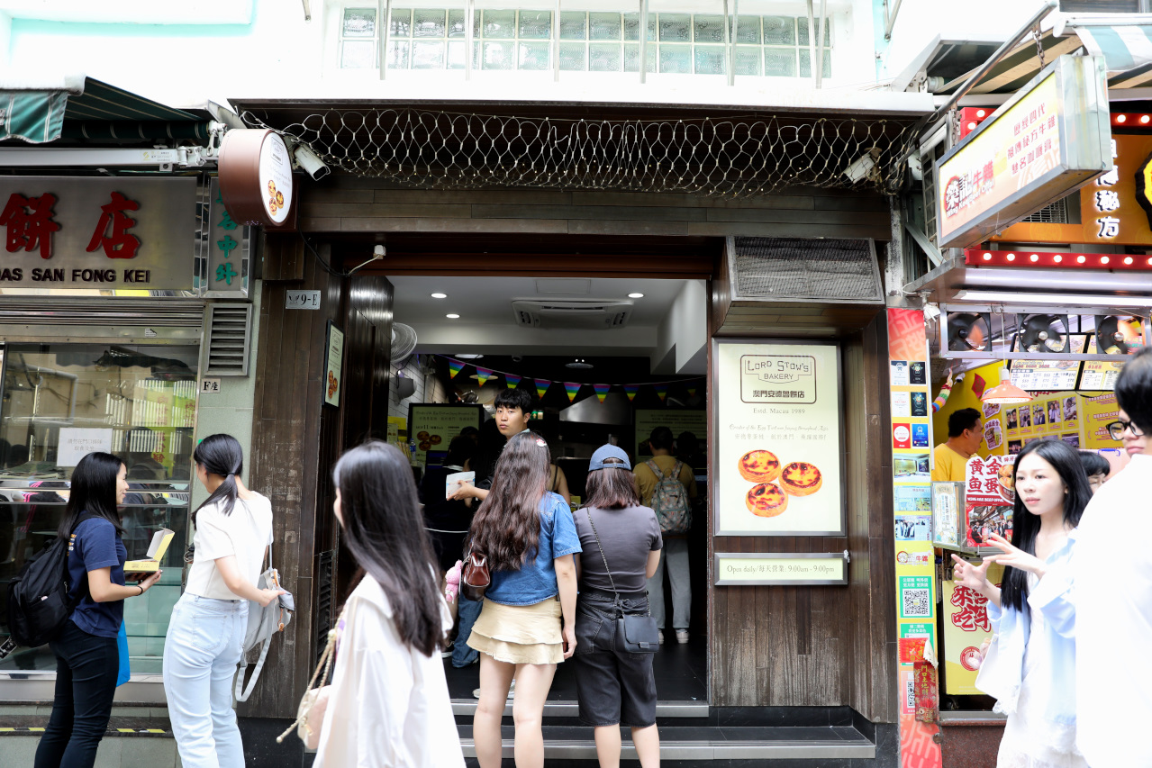 澳門3天2夜親子旅遊行程推薦! 搭輕軌巴士遊澳門 路氹官也街.大三巴牌坊.戀愛巷 吃蛋塔.雞蛋仔.豬扒包.倫記軟滑腸粉 - 奇奇一起玩樂趣
