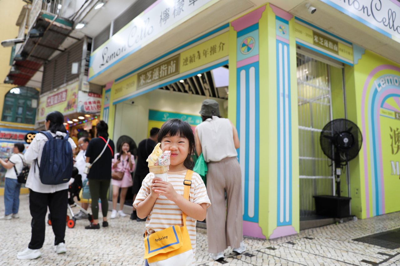 澳門3天2夜親子旅遊行程推薦! 搭輕軌巴士遊澳門 路氹官也街.大三巴牌坊.戀愛巷 吃蛋塔.雞蛋仔.豬扒包.倫記軟滑腸粉 - 奇奇一起玩樂趣