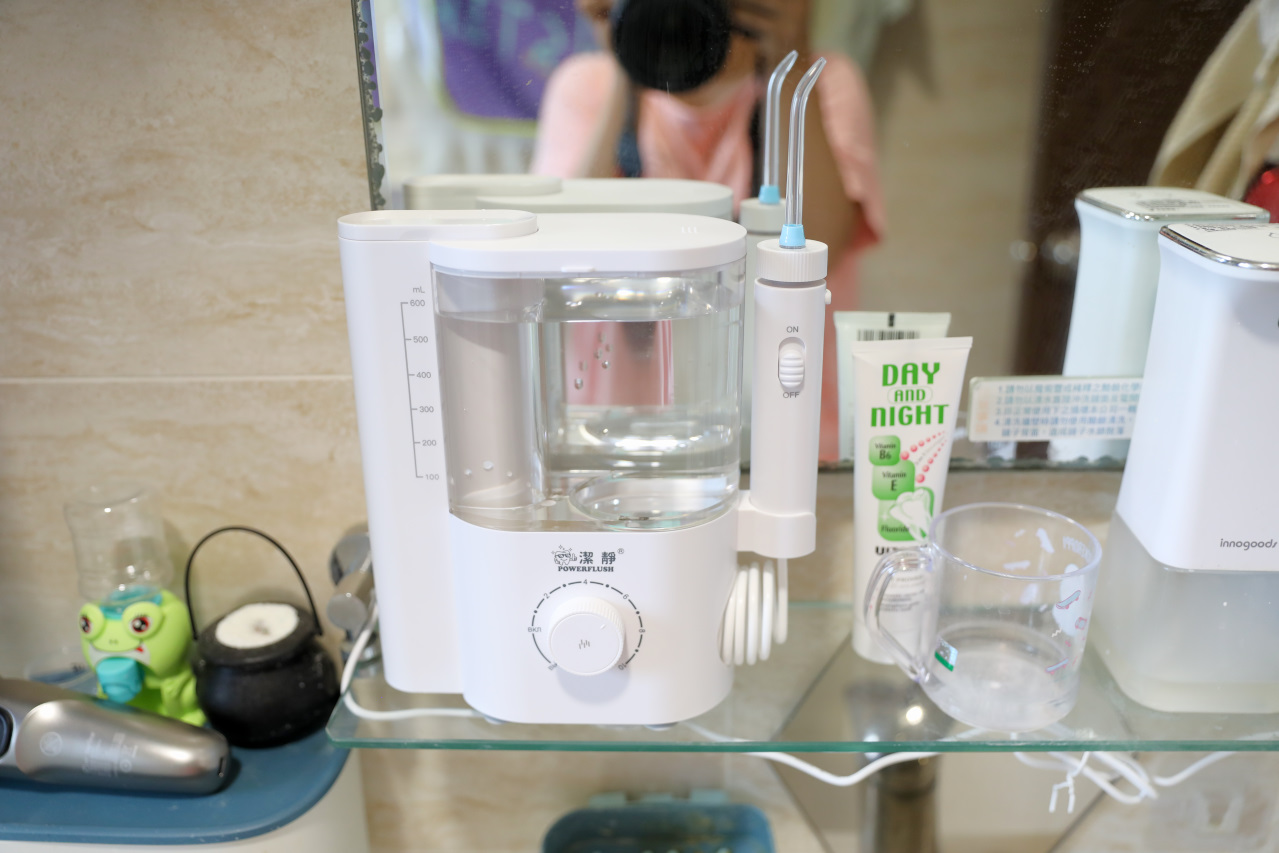 潔靜PowerFlush 家用沖牙機 口腔死角清潔推薦! 去除牙菌斑.牙縫食物殘渣,預防牙周病.口臭 - 奇奇一起玩樂趣