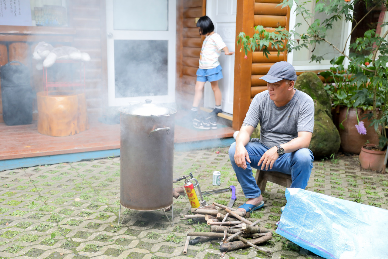 台中新社幸福農莊 包棟木屋.桶仔雞烤肉.親子DIY 兩天一夜活動體驗 - 奇奇一起玩樂趣