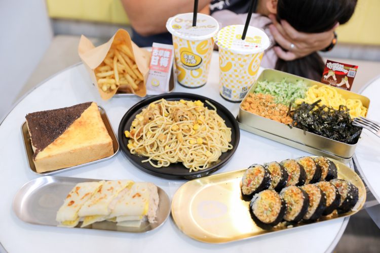 來點什麼早餐店(南屯林新店) 台中特色韓式早午餐推薦! 韓式飯捲.搖搖便當.韓式鐵板麵 - 奇奇一起玩樂趣