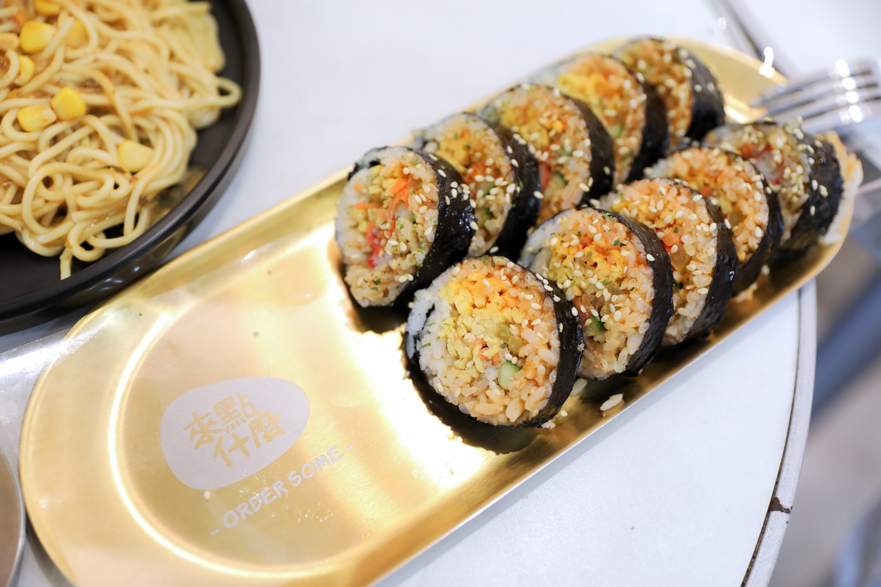 來點什麼早餐店(南屯林新店) 台中特色韓式早午餐推薦! 韓式飯捲.搖搖便當.韓式鐵板麵 - 奇奇一起玩樂趣