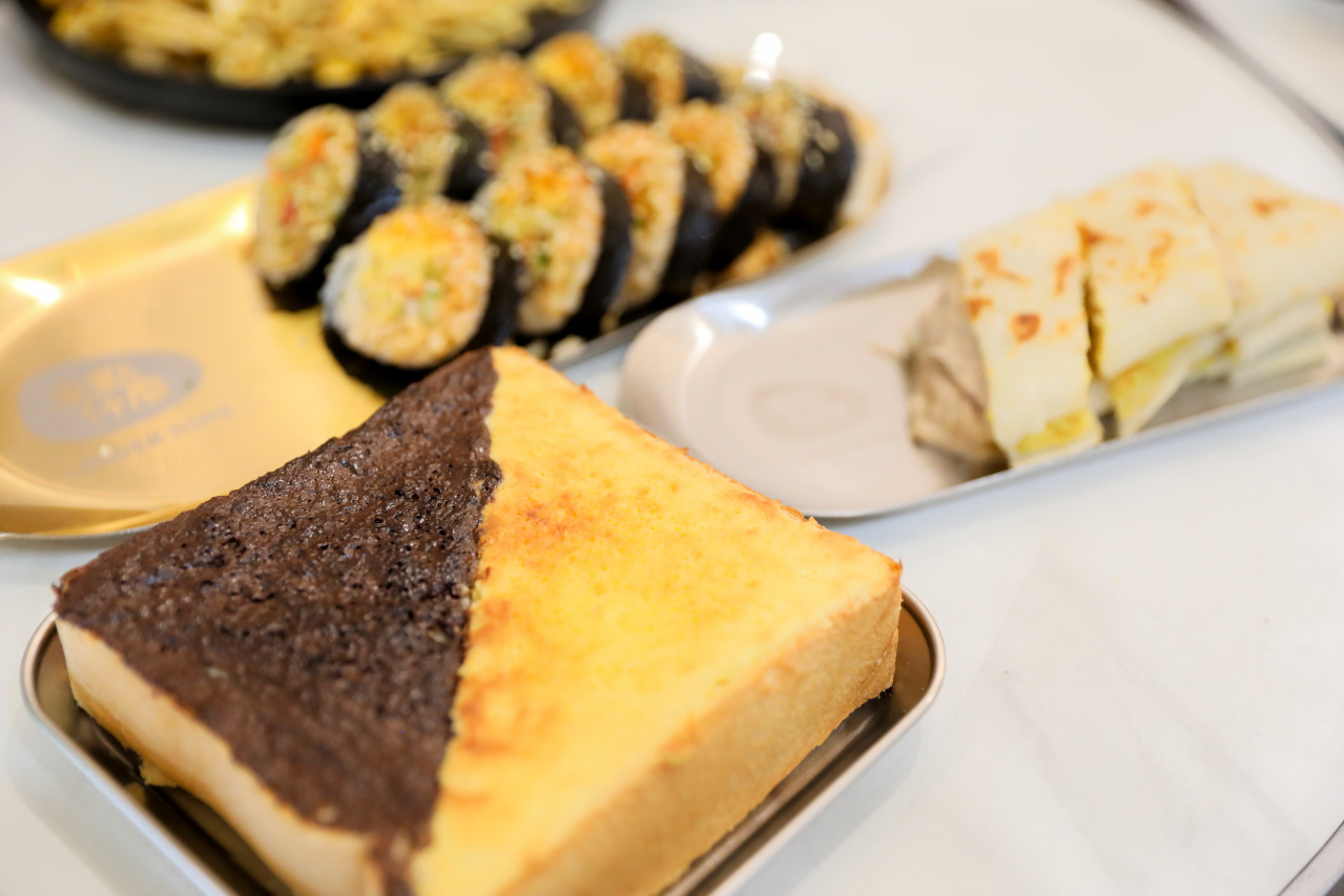 來點什麼早餐店(南屯林新店) 台中特色韓式早午餐推薦! 韓式飯捲.搖搖便當.韓式鐵板麵 - 奇奇一起玩樂趣