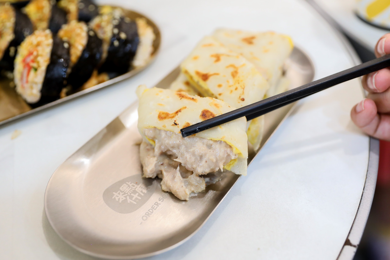 來點什麼早餐店(南屯林新店) 台中特色韓式早午餐推薦! 韓式飯捲.搖搖便當.韓式鐵板麵 - 奇奇一起玩樂趣