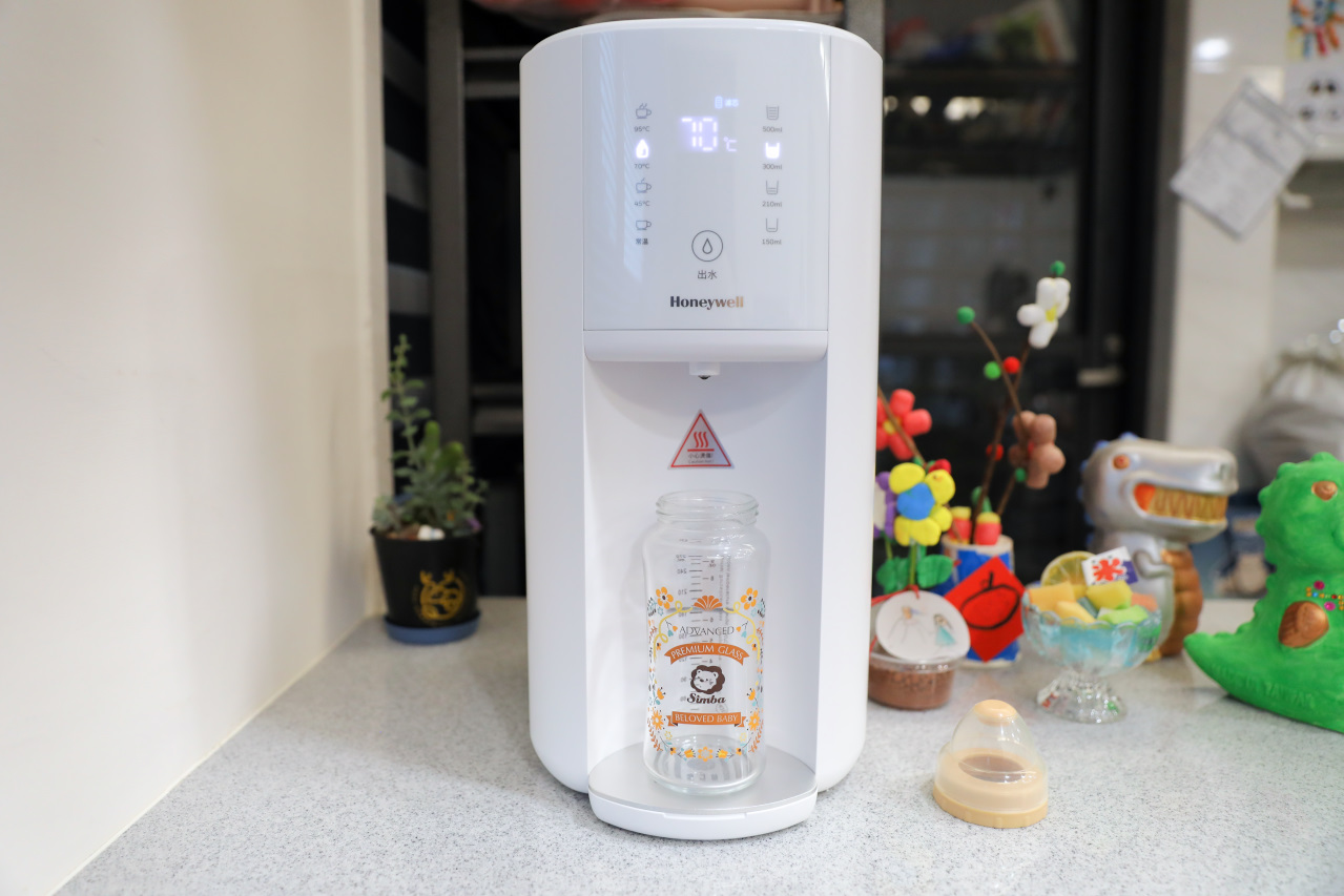 Honeywell 太空人五道淨化RO濾淨瞬熱飲水機 太空級濾芯升級五重淨化 淨水x殺菌x加熱x調溫 泡奶.泡茶.泡泡麵超方便! - 奇奇一起玩樂趣