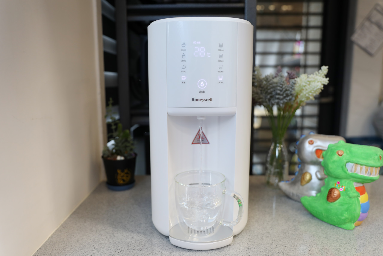Honeywell 太空人五道淨化RO濾淨瞬熱飲水機 太空級濾芯升級五重淨化 淨水x殺菌x加熱x調溫 泡奶.泡茶.泡泡麵超方便! - 奇奇一起玩樂趣