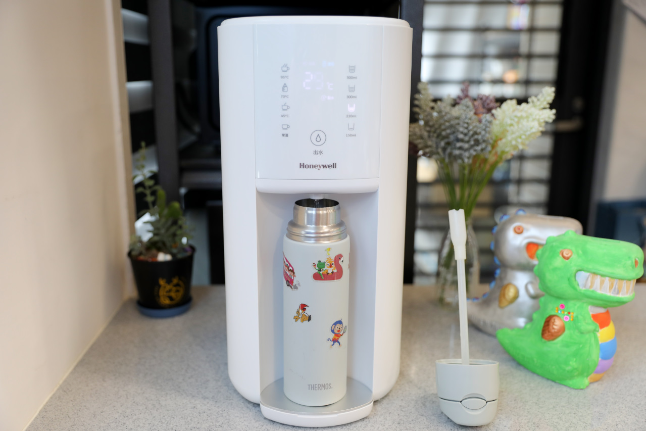 Honeywell 太空人五道淨化RO濾淨瞬熱飲水機 太空級濾芯升級五重淨化 淨水x殺菌x加熱x調溫 泡奶.泡茶.泡泡麵超方便! - 奇奇一起玩樂趣