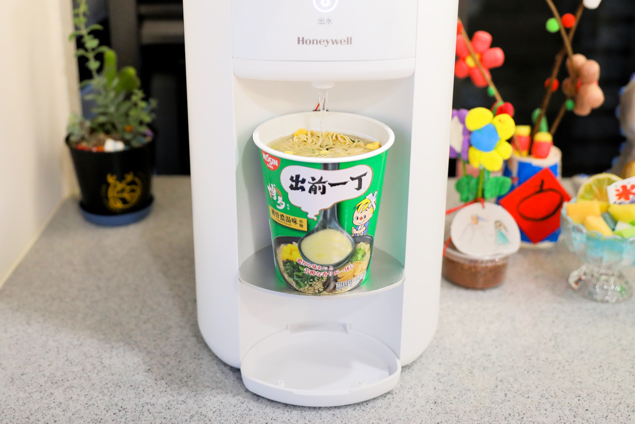 Honeywell 太空人五道淨化RO濾淨瞬熱飲水機 太空級濾芯升級五重淨化 淨水x殺菌x加熱x調溫 泡奶.泡茶.泡泡麵超方便! - 奇奇一起玩樂趣