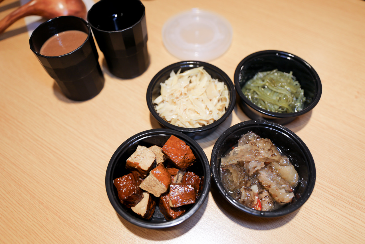 桃園濃郁系牛肉麵推薦! 集英會牛肉麵館(武陵店) 自助吧飲料冰品吃到飽 - 奇奇一起玩樂趣