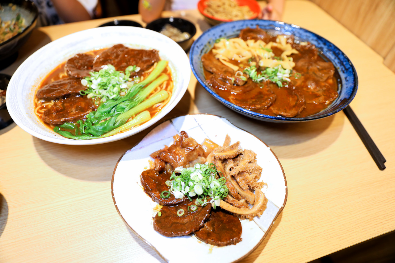 桃園濃郁系牛肉麵推薦! 集英會牛肉麵館(武陵店) 自助吧飲料冰品吃到飽 - 奇奇一起玩樂趣