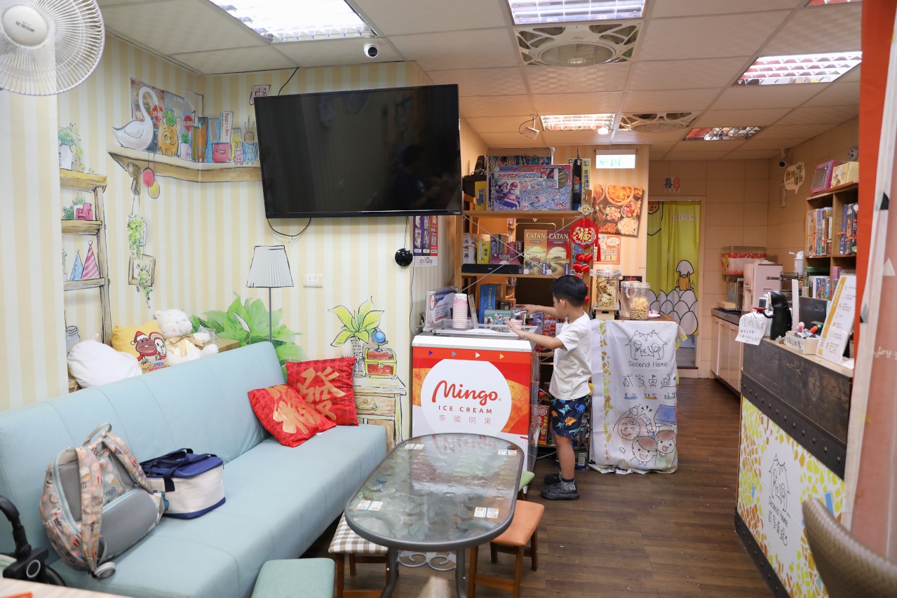 台北24小時桌遊推薦! 貳家桌遊(北車店) 兒童桌遊.親子桌遊 聚會必玩.雨備推薦! - 奇奇一起玩樂趣