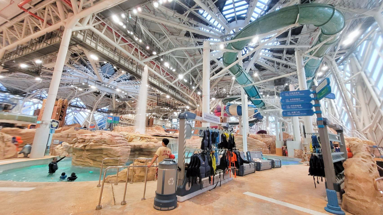 澳門3天2夜親子旅遊玩樂推薦! 澳門必玩新濠影滙水上樂園.滿紛樂園.8字摩天輪 KKday預訂超方便 - 奇奇一起玩樂趣