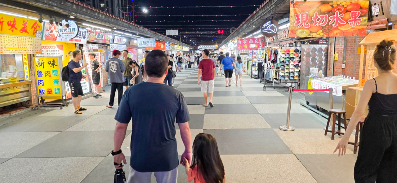 花蓮東大門夜市旁住宿推薦! 小鹿文娛旅宿集團 路境行旅花蓮文化館 - 奇奇一起玩樂趣