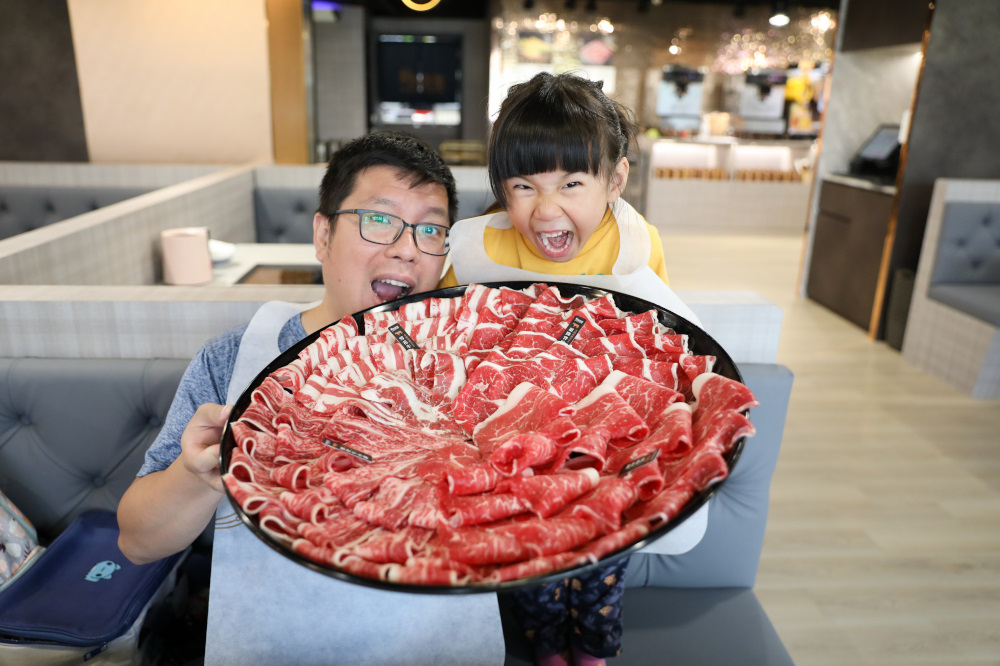 網紅部落客2025必踩點的全新肉多多排隊名店 鍋物界的卡地亞 新肉多多高質感體驗 樂多多集團新品牌 - 奇奇一起玩樂趣