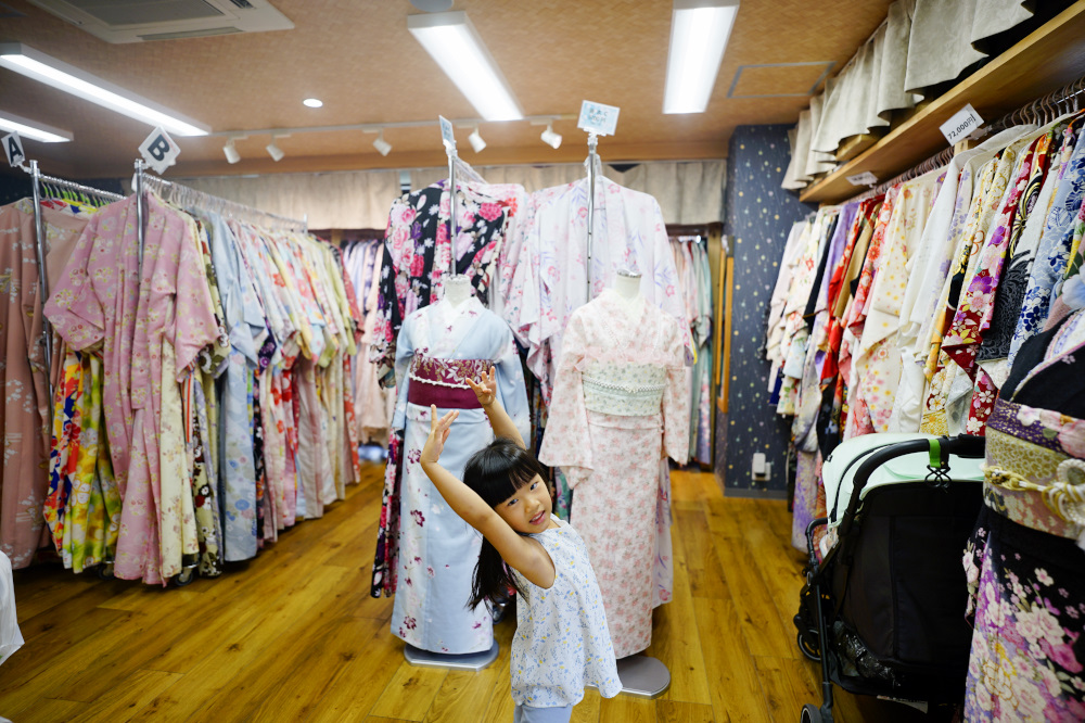 東京和服租借推薦! 日本親子和服初體驗 江戶和裝工房雅和服(淺草站前店) - 奇奇一起玩樂趣