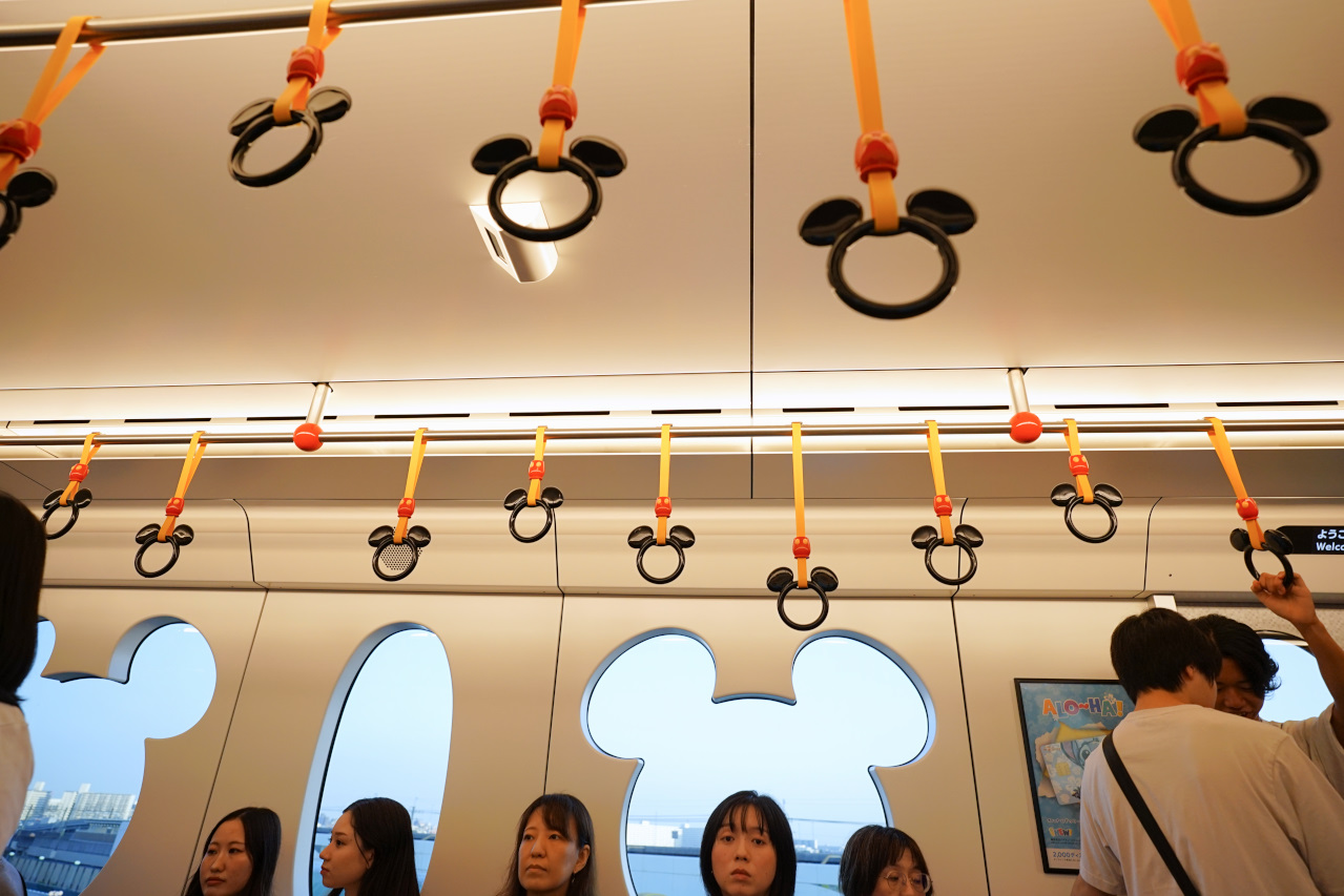 日本東京迪士尼海洋攻略分享 2025萬聖節親子生日之旅! 領取生日紀念貼紙,享受壽星禮遇 善用迪士尼APP抽PP.MO點餐.購買DPA輕鬆玩泉鄉園區 - 奇奇一起玩樂趣