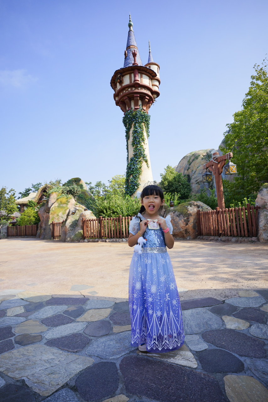 日本東京迪士尼海洋攻略分享 2025萬聖節親子生日之旅! 領取生日紀念貼紙,享受壽星禮遇 善用迪士尼APP抽PP.MO點餐.購買DPA輕鬆玩泉鄉園區 - 奇奇一起玩樂趣